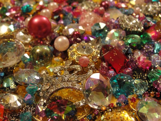 treasure_pile_5_by_aquastock