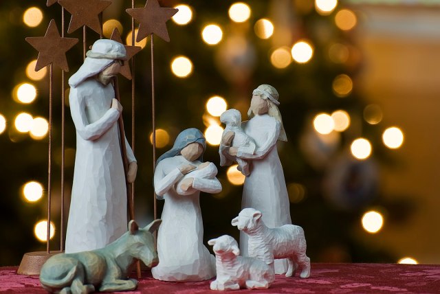 1200px-nativity_tree2011